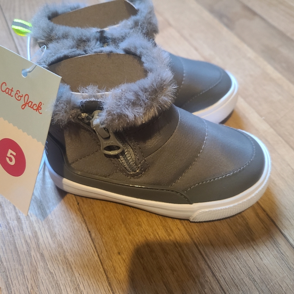 Toddler size 5 boots
